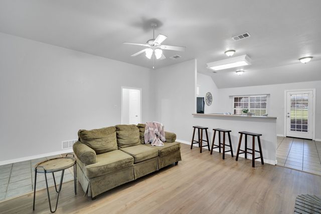 205 Alesha Road, Red Oak, TX 75154