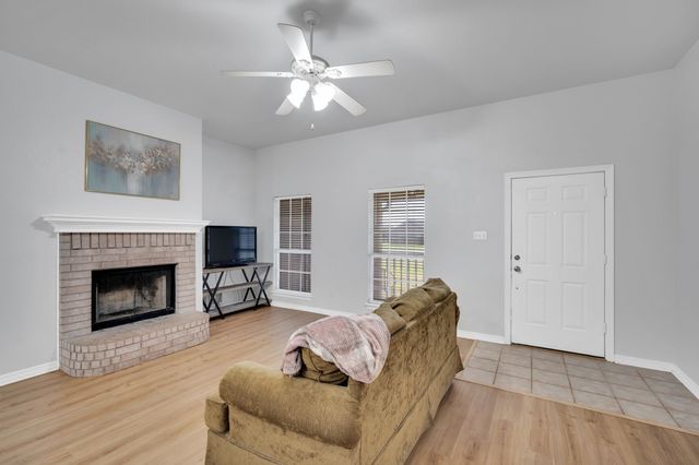 205 Alesha Road, Red Oak, TX 75154