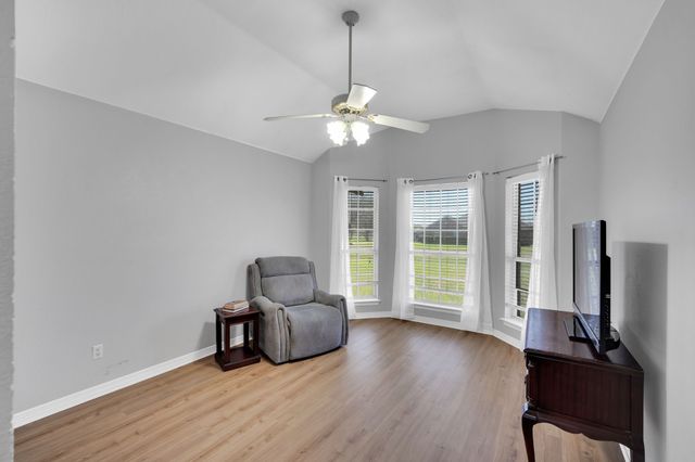 205 Alesha Road, Red Oak, TX 75154