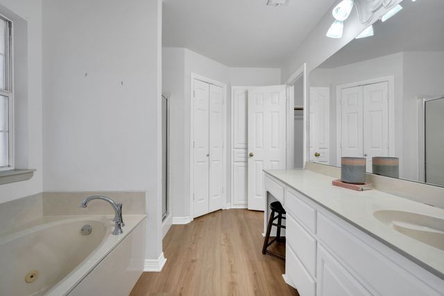 205 Alesha Road, Red Oak, TX 75154