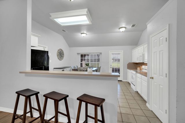 205 Alesha Road, Red Oak, TX 75154