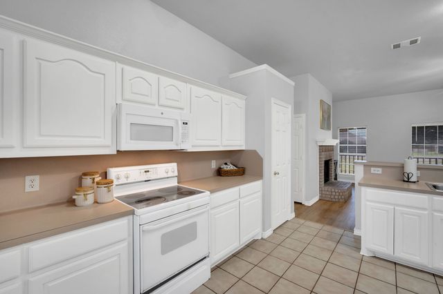 205 Alesha Road, Red Oak, TX 75154