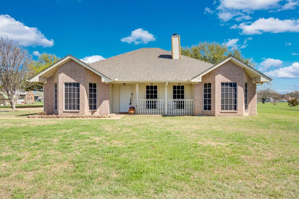 205 Alesha Road, Red Oak, TX 75154