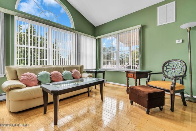 6 Avalon Court, Manchester, NJ 08759