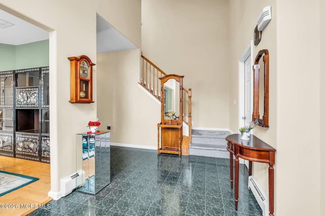 6 Avalon Court, Manchester, NJ 08759