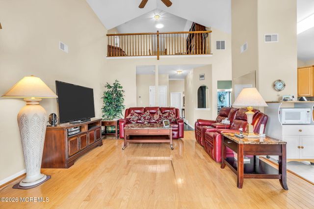 6 Avalon Court, Manchester, NJ 08759