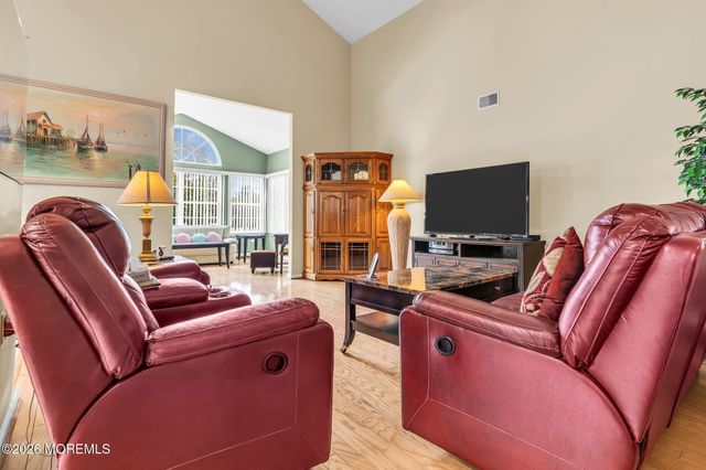 6 Avalon Court, Manchester, NJ 08759