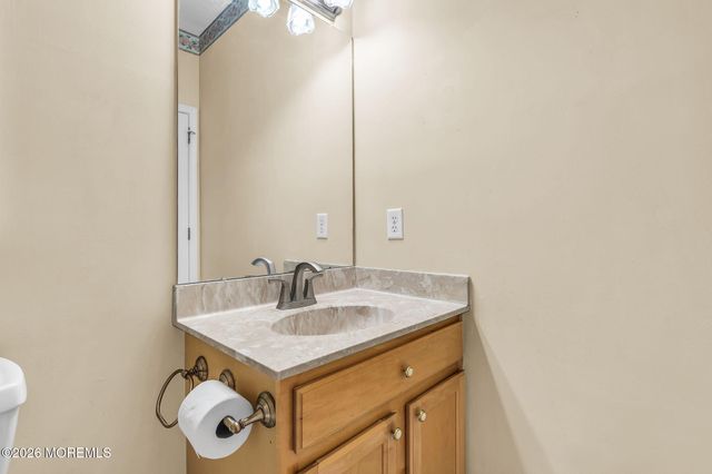 6 Avalon Court, Manchester, NJ 08759