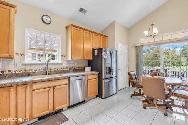 6 Avalon Court, Manchester, NJ 08759