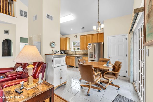 6 Avalon Court, Manchester, NJ 08759