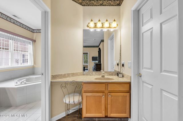 6 Avalon Court, Manchester, NJ 08759