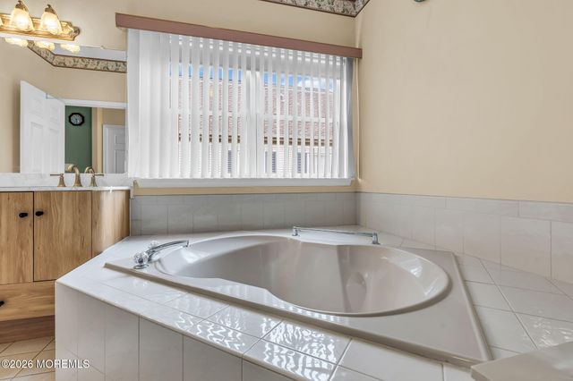6 Avalon Court, Manchester, NJ 08759
