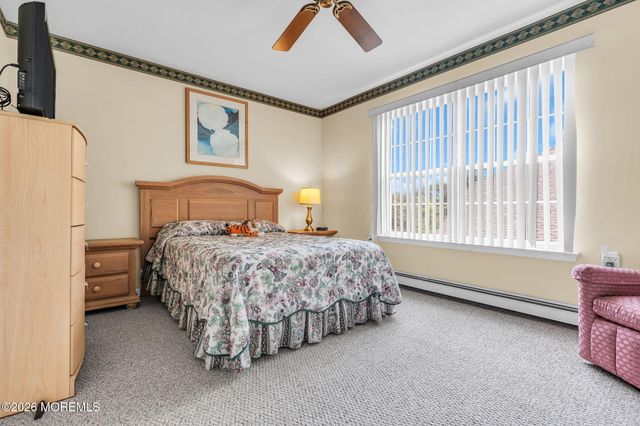 6 Avalon Court, Manchester, NJ 08759