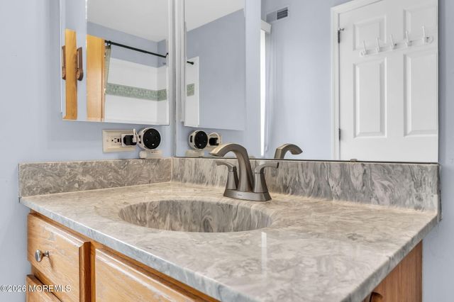 6 Avalon Court, Manchester, NJ 08759