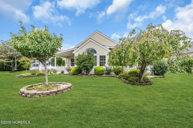 6 Avalon Court, Manchester, NJ 08759