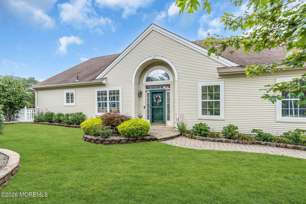6 Avalon Court, Manchester, NJ 08759