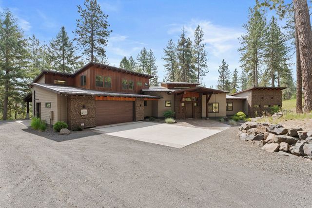 25204 N Lords Ln, Chattaroy, WA 99003