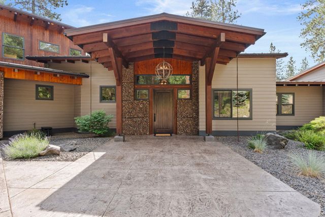 25204 N Lords Ln, Chattaroy, WA 99003