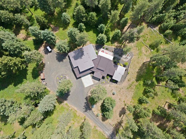 25204 N Lords Ln, Chattaroy, WA 99003