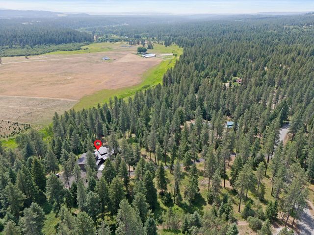 25204 N Lords Ln, Chattaroy, WA 99003