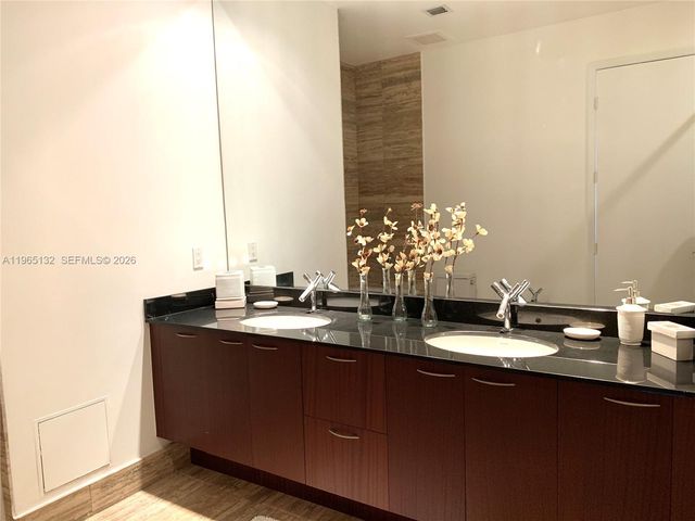 16001 COLLINS AV 3805, Sunny Isles Beach, FL 33160