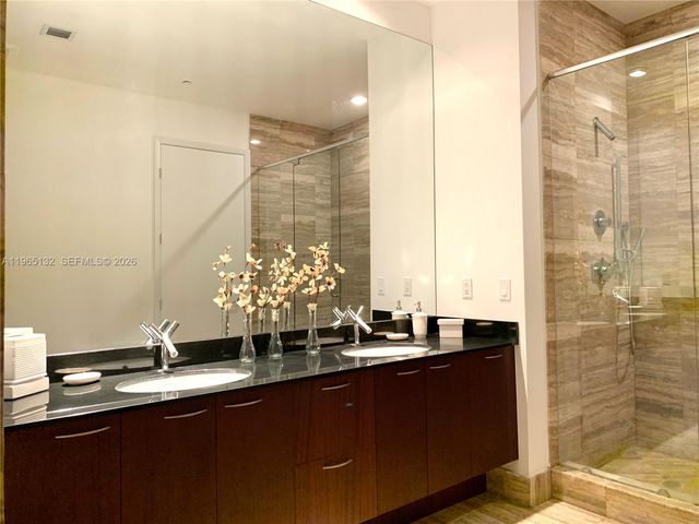 16001 COLLINS AV 3805, Sunny Isles Beach, FL 33160