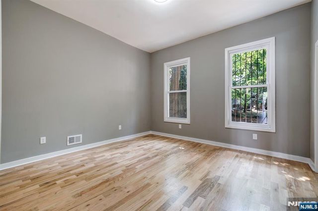 235 S 7th, Newark, NJ 07103