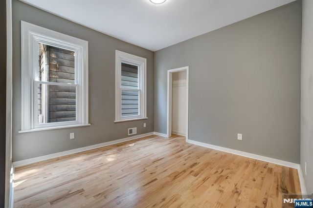 235 S 7th, Newark, NJ 07103