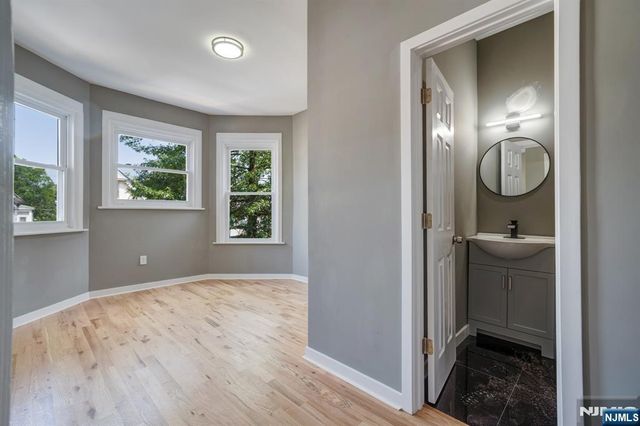 235 S 7th, Newark, NJ 07103