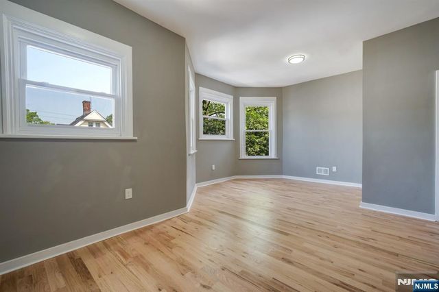 235 S 7th, Newark, NJ 07103