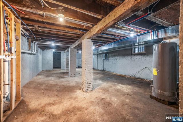 235 S 7th, Newark, NJ 07103