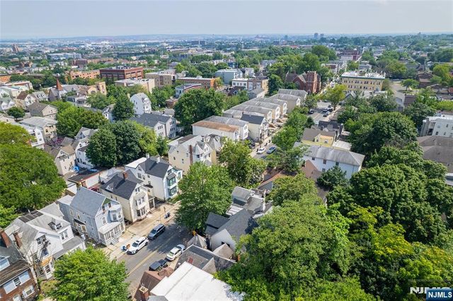 235 S 7th, Newark, NJ 07103