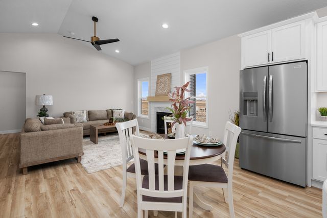 1832 Redbud Circle, Eldridge, IA 52748