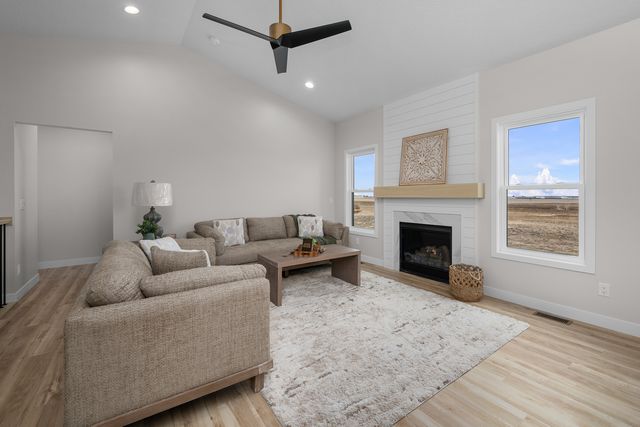 1832 Redbud Circle, Eldridge, IA 52748