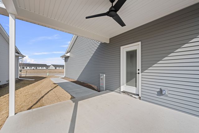 1832 Redbud Circle, Eldridge, IA 52748