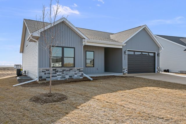 1832 Redbud Circle, Eldridge, IA 52748