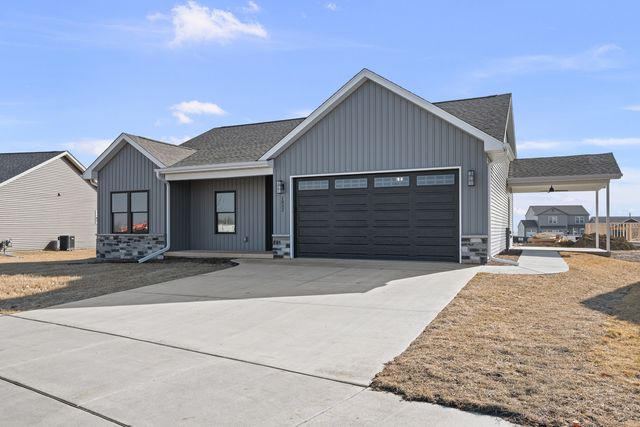 1832 Redbud Circle, Eldridge, IA 52748