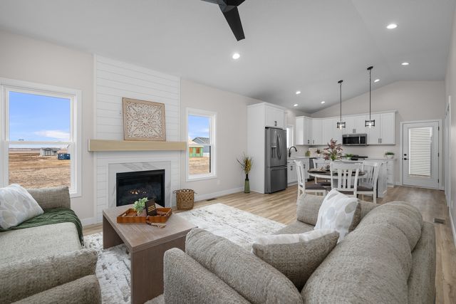 1832 Redbud Circle, Eldridge, IA 52748