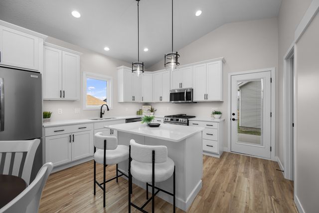 1832 Redbud Circle, Eldridge, IA 52748