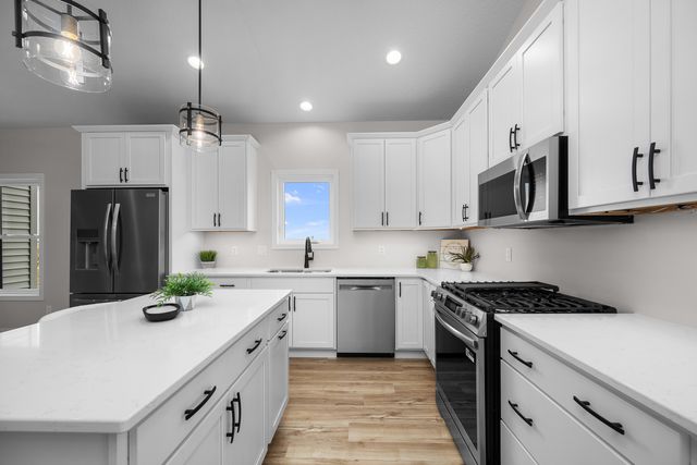 1832 Redbud Circle, Eldridge, IA 52748