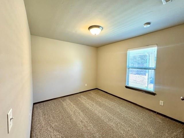 433 Argos Road, Yukon, OK 73099