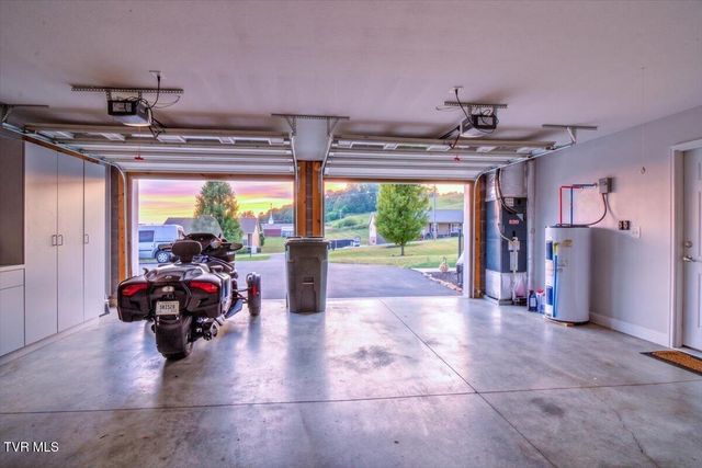 1156 Henderson Court, Jonesborough, TN 37659