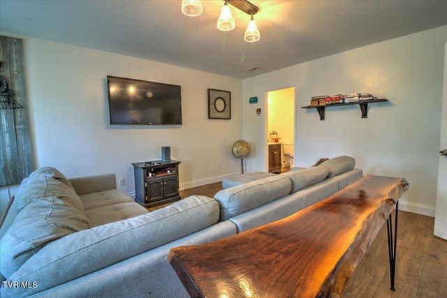 1156 Henderson Court, Jonesborough, TN 37659