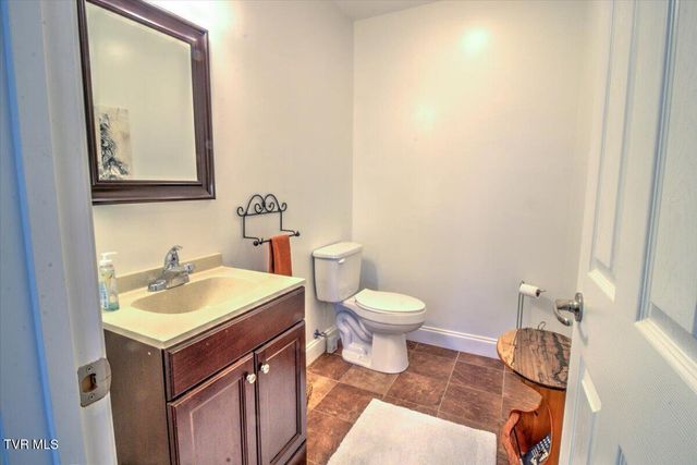 1156 Henderson Court, Jonesborough, TN 37659