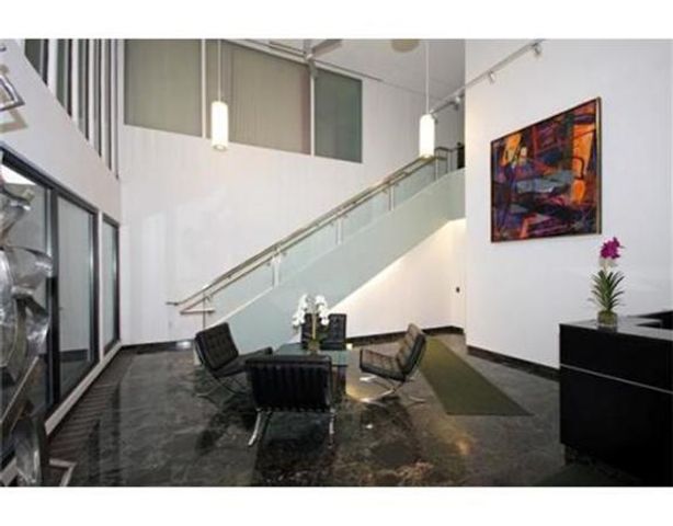 566 Commonwealth Av 804, Boston, MA 02215