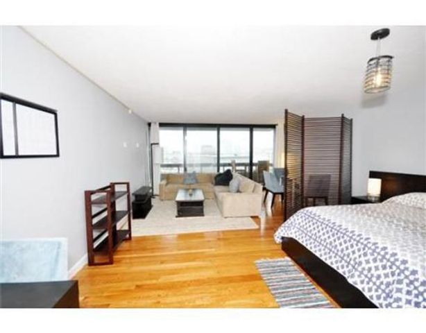 566 Commonwealth Av 804, Boston, MA 02215