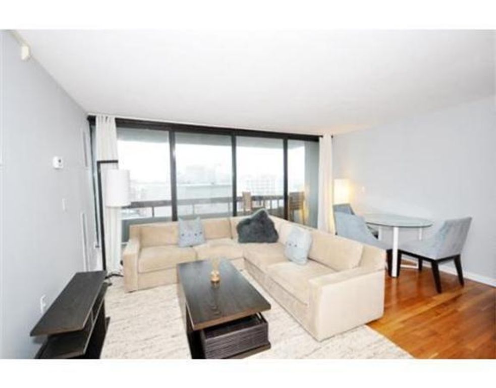 566 Commonwealth Av 804, Boston, MA 02215