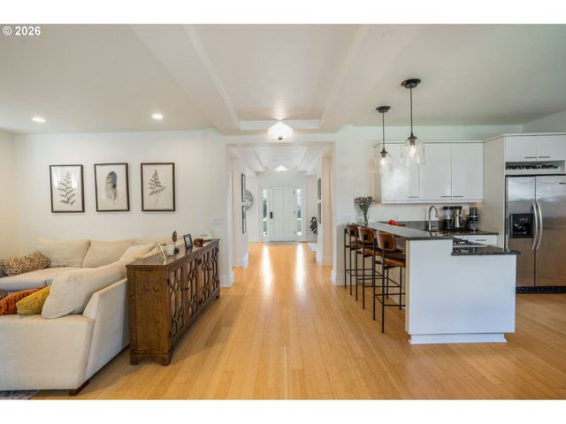 3065 POWDER RIVER Dr, Eugene, OR 97408