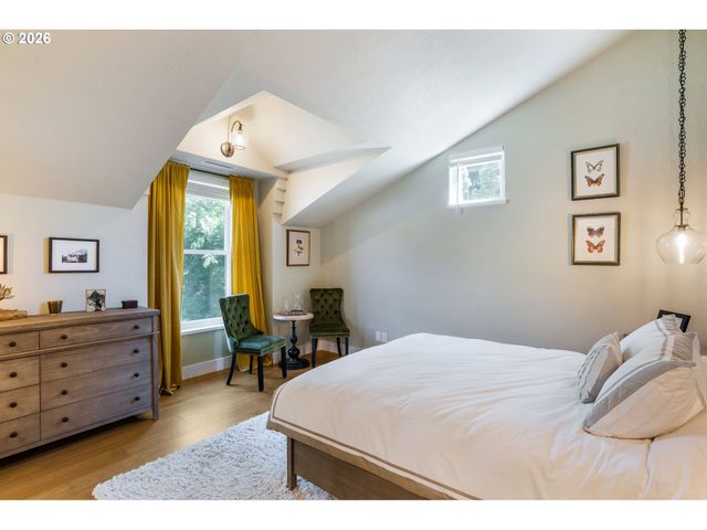 3065 POWDER RIVER Dr, Eugene, OR 97408