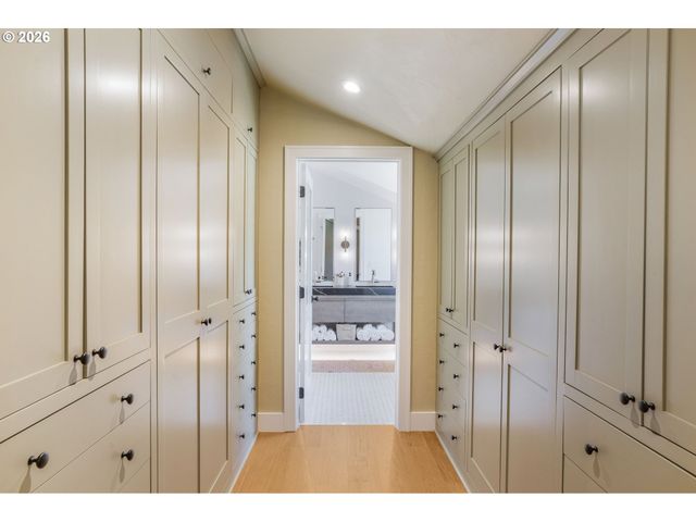 3065 POWDER RIVER Dr, Eugene, OR 97408